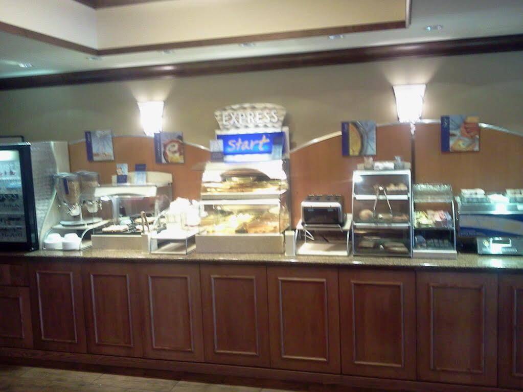 Holiday Inn Express Hotel & Suites Lander By Ihg Bagian luar foto